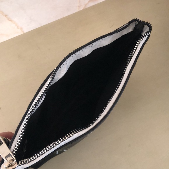 NWOT Rae Dunn BEE YOURSELF. Make-up Cosmetic bag pouch case (9“x6“x2“) - Picture 6 of 16